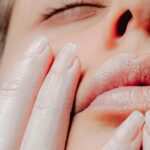 Técnica coreana moderna representando os tratamentos avançados de peeling e rejuvenescimento facial.
